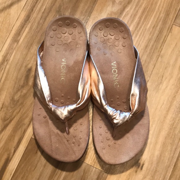 vionic narrow sandals